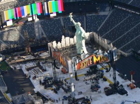 Miren como va quedando el Escenario del Mef-Line Stadium par los que va a ser #WrestleManiaEC